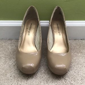 Nude Pumps